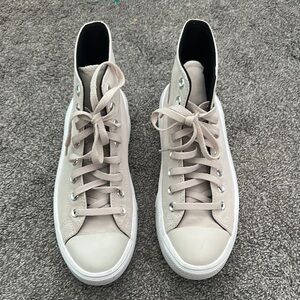 Converse All- Stars High-Top Beige Sneakers